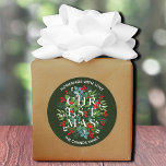 White CHRISTMAS Holly Berries Homemade Runt Klistermärke<br><div class="desc">Homemade med Kärlek personlig-klistermärken har ord CHRISTMAS bland elegant löv och bär på mörk grönt med ditt namn och hälsning i chic vita bokstäver. MATCHING-objekt i vår samling.</div>