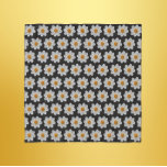 White Dahlia Blommönster Sjal<br><div class="desc">Använd den här fyrkantiga,  chiffon-scarf som innehåller fotobilden av en enkel,  vit Dahlia-blomma med gult mot en svart bakgrund och tryckt i en upprepande,  kvadratisk mönster. En underbar,  blommigt design! Markera din sjalk storlek.</div>