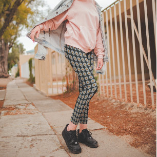 White Dahlia-Blommönstret på Black Leggings