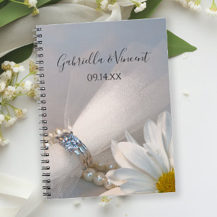White Daisy Elegance Bröllop Anteckningsbok Med Spiral
