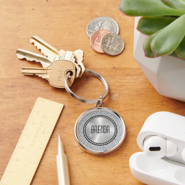 White Diamonds Pattern Monogram Keychain Rund Silverfärgad Nyckelring (Skrivbord)