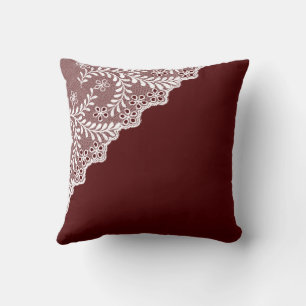 White Eyelet Snöre Corner Maroon Red Kudde