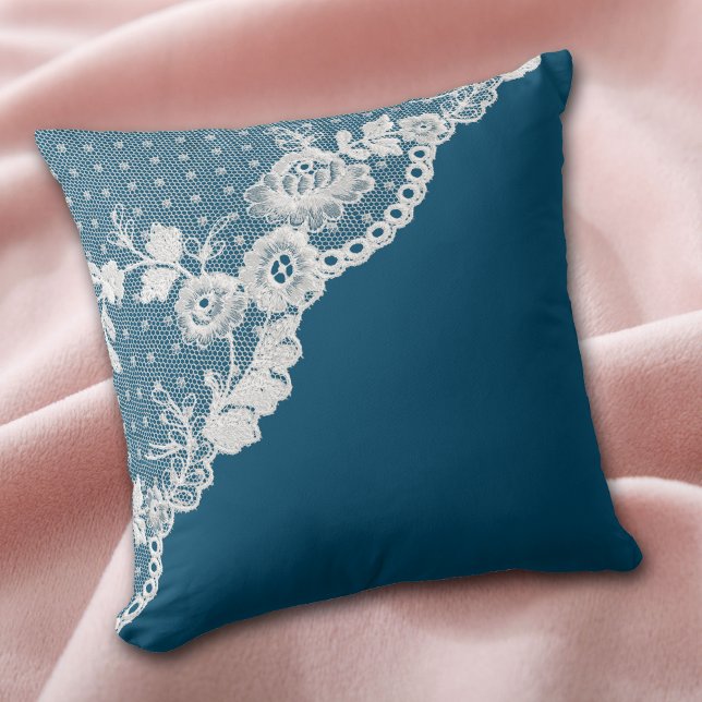White Faux Snöre Corner Cerulean Blue Kudde (Skapare uppladdad)
