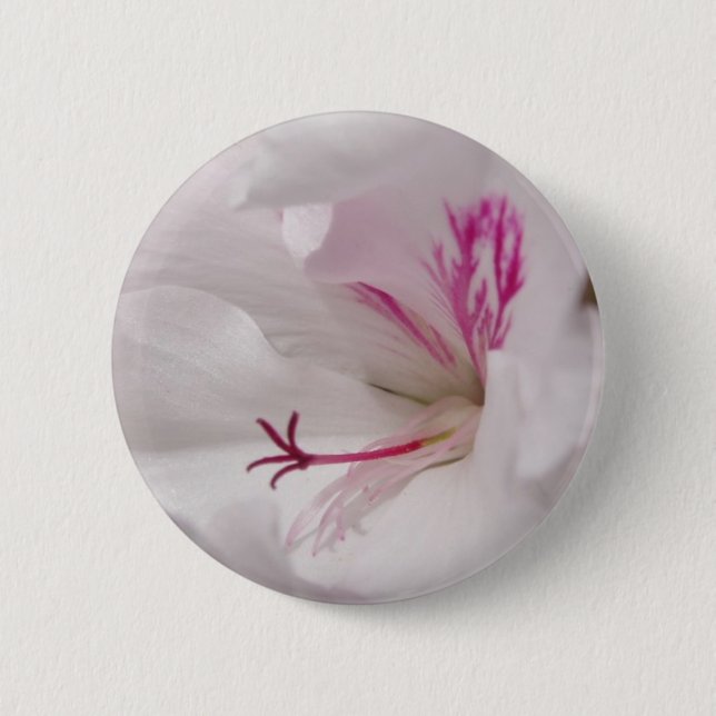 White Geranium Button Badge Knapp (Framsida)