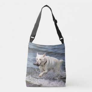 White German shepard på Sjö George Axelväska
