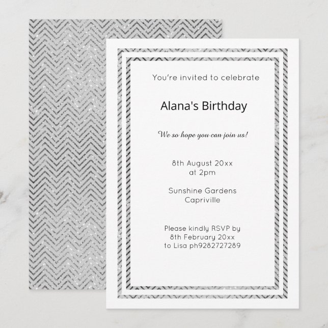WHITE GRÅTT SILVER CHEVRON TRIM BIRTHDAY INVICATIO INBJUDNINGAR (Fram/baksida)