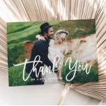 White Hand Lettering Modern Photo Bröllop Tack Kort<br><div class="desc">Tack vare vårt fotokort i anpassadet bröllop kan du uttrycka din tacksamhet med elegantens moderna kalligrafi. Den här designen blandar sömlöst personliga känslor med contemporary stil och skapar den perfekten för att tacka dina gäster för att de har deltagit i din speciella dag. Visa dina favoritfoton från bröllop och lägg...</div>