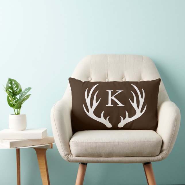 White Hjort Antlers Monogram Rustic Brown Lumbarkudde (Stol)