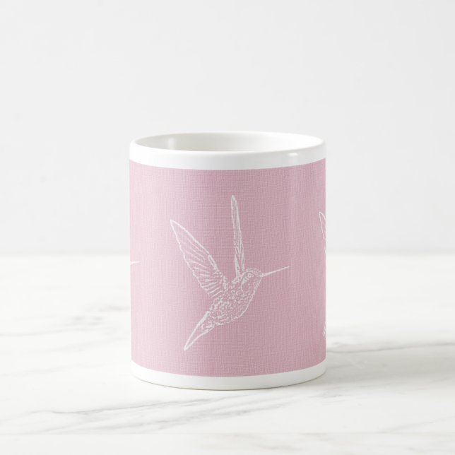 White Hummingbird Rosa Background Kaffemugg (Center)