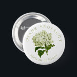 White Hydrangea Bröllopsfest Matron of Honor Knapp<br><div class="desc">Hjälp din bröllopsfest att lära känna varandra med dessa snyggt enkla knappar och knappar för roligt som är lätta att anpassa, som är enkla att anpassa, som elegant, som ritar upp namn som den titelroll de kommer att spela på din bröllopsdag. Chic Sage grönt omger en antika illustration av en...</div>