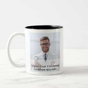 White Jacka Ceremony Medical Photo Namn Year Två-Tonad Mugg