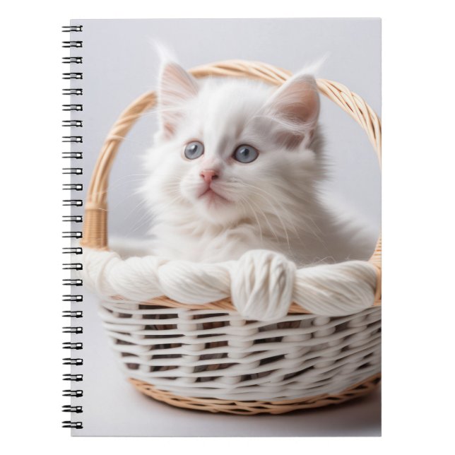 White Kitten i Basket Anteckningsbok (Framsidan)