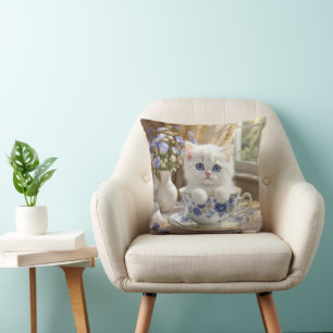 White Kitten i Tekopp Kudde