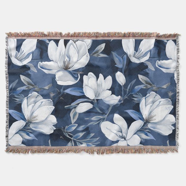White Magnolia Flowers, Blue Background Filt (Framsidan)