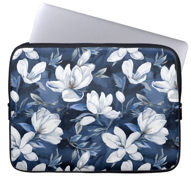 White Magnolia Flowers, Blue Background Laptop Fodral (Framsidan)