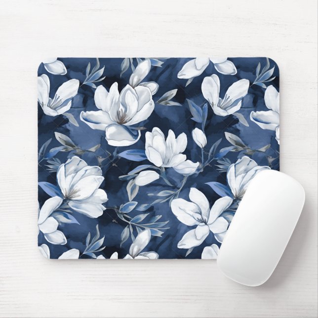 White Magnolia Flowers, Blue Background Musmatta (Med mus)