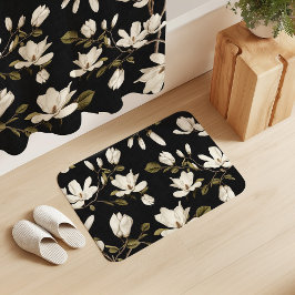 White Magnolia Grove on Black Elegant Floral  Badrumsmatta