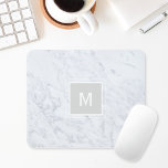 White Marble Monogram Musmatta<br><div class="desc">Anpassningsbar-designad monogrammusmatta med modern utformning av marmor mönster med personlig monogram.</div>