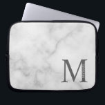 White Marble Personlig Monogram och Namn Laptop Fodral<br><div class="desc">Personlig Monogram- och Namn-presentationer med personlig monogram och namn i klassiskt serif font stil.</div>