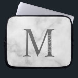 White Marble Personlig Monogram och Namn Laptop Fodral<br><div class="desc">Personlig Monogram- och Namn-presentationer med personlig monogram och namn i klassiskt serif font stil.</div>