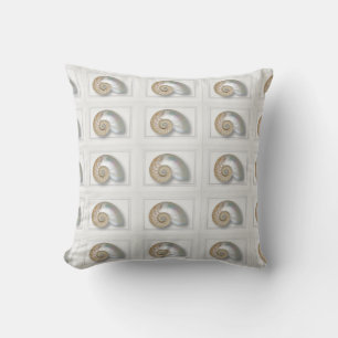 White Nautilus Seashell dekorativ kudde