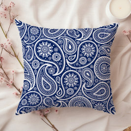 White on blue vintage paisley pattern kudde