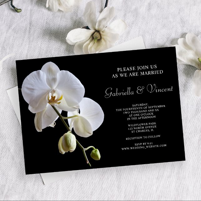White Orchid Flowers on Black Bröllop Inbjudningar (Set an elegant tone for your marriage ceremony with the White Orchid on Black Wedding Invitation.)