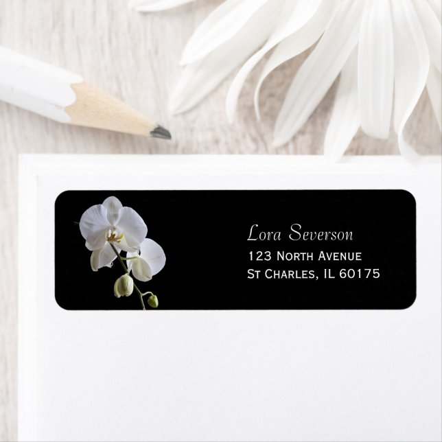 White Orchid Flowers on Black Returadress Returadress Etikett (Insitu)