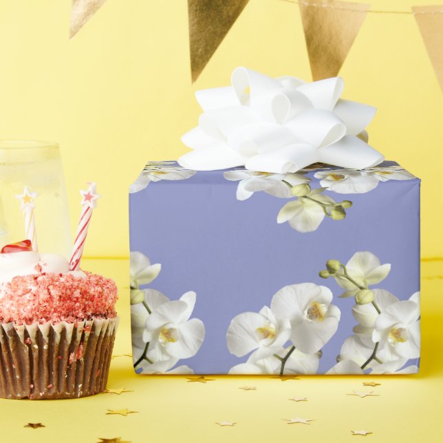 White Orchids Periwinkle Lila Birthday Bröllop Presentpapper (Födelsedagsfest)