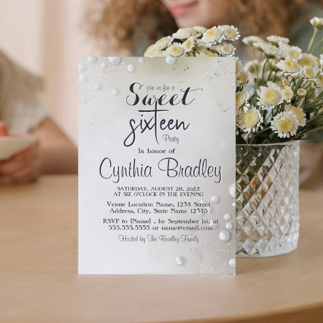 White Pearls Beige Sweet sixteen Födelsedagsfest Inbjudningar (Skapare uppladdad)