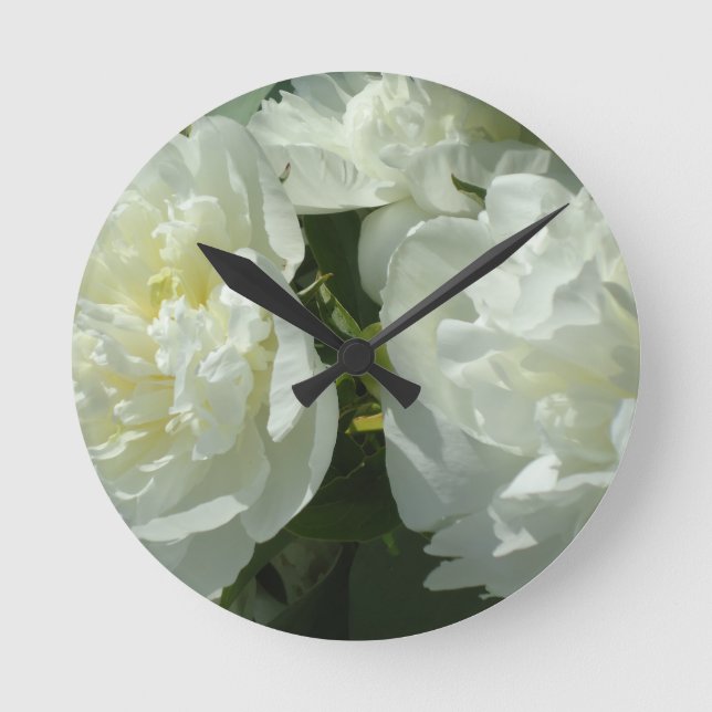 White Peonies Rund Klocka (Framsida)