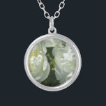 White Peonies Silverpläterat Halsband<br><div class="desc">Klassiska romantiska vita peonier - foto av H Cooper</div>