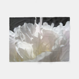 White Peony Petals Silhouette Fleecefilt