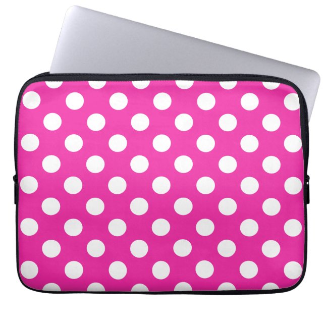 White polka dots on fuchsia laptop sleeve (Framsidan)