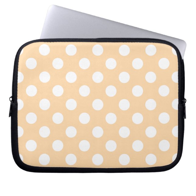 White polka dots på beige laptop sleeve (Framsidan)