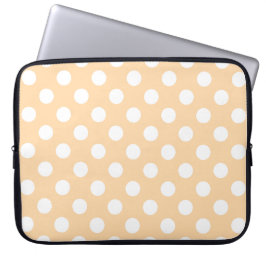 White polka dots på beige laptop sleeve
