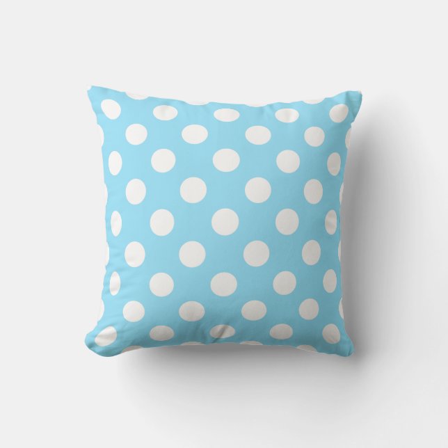 White polka dots på blek blue kudde (Framsida)