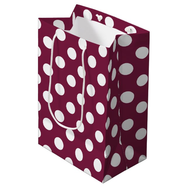 White polka dots på burgundy (Framsidan Vinklad)