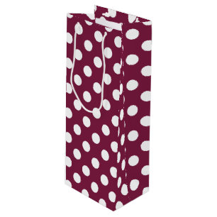 White polka dots på burgundy