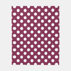 White polka dots på burgundy fleecefilt