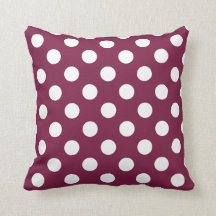 White polka dots på burgundy