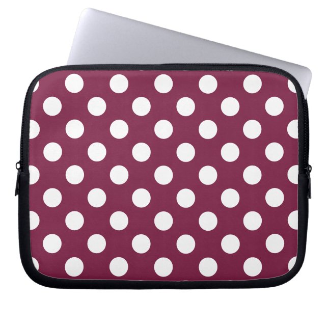 White polka dots på burgundy laptop sleeve (Framsidan)