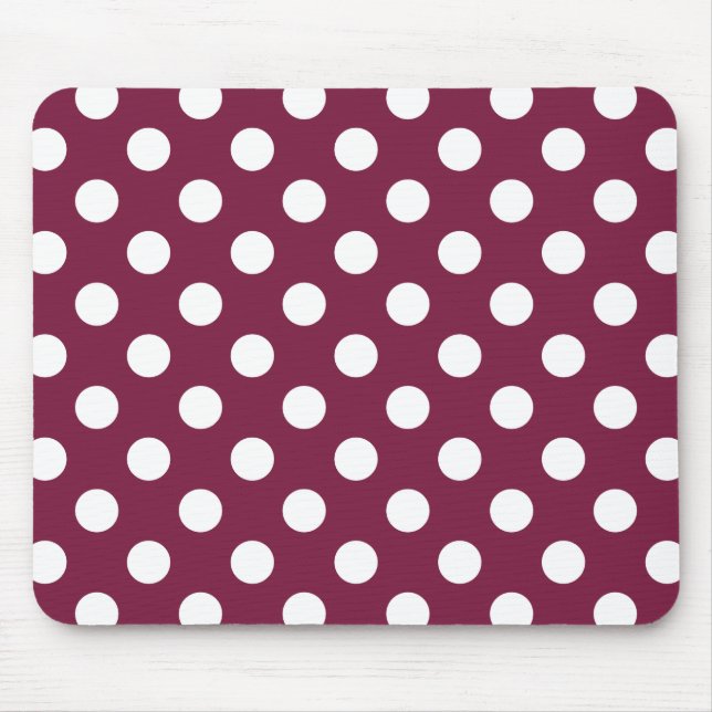 White polka dots på burgundy musmatta (Framsidan)