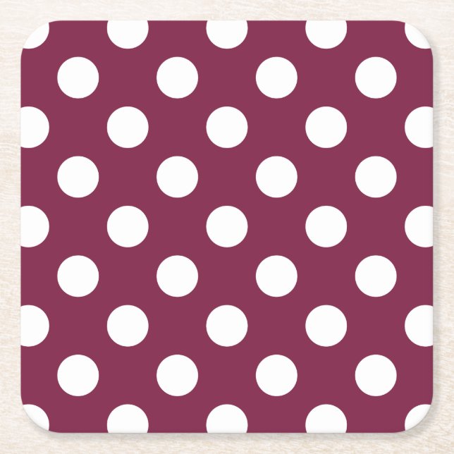 White polka dots på burgundy underlägg papper kvadrat (Framsidan)