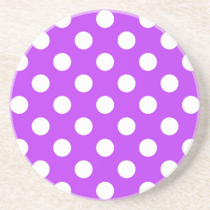 White polka dots på lila underlägg