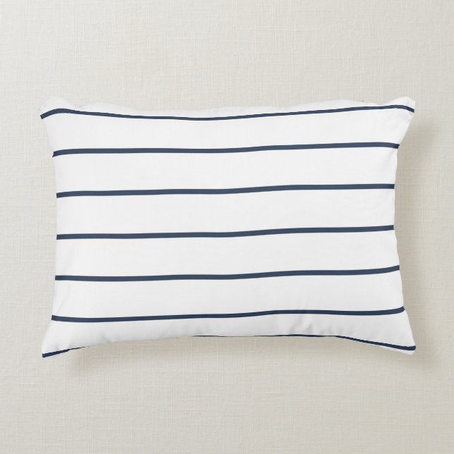 White Rectangular Accent Pillow with Blue Stripes Prydnadskudde (Framsidan)