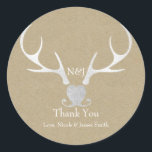 White Silver Antlers & Brown Wedding Favor Runt Klistermärke<br><div class="desc">White Silver Antlers & Brown Wedding Favor Stickers. Matchande inbjudningar är tillgängliga.</div>