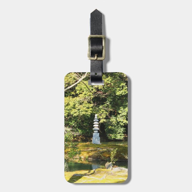 White Snake Pagoda / Hakuja no Tsuka Bagagebricka (Vertikal Framsida)