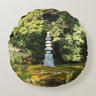 White Snake Pagoda / Hakuja no Tsuka Rund Kudde