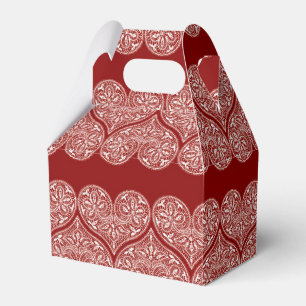 White Snöre Hearts på en Rik Red Background Presentaskar